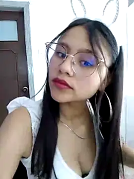 SofieLove 01 online show from 10/17/25, 09:50