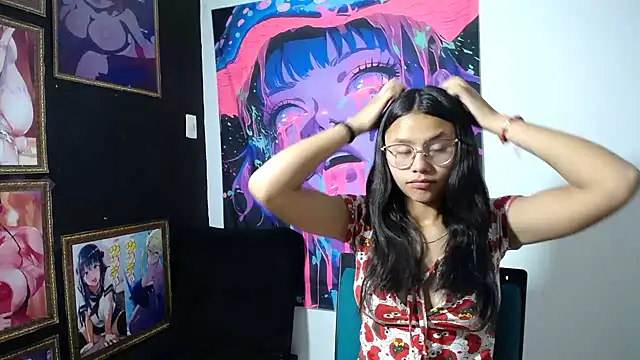 SofieLove 01 online show from 11/07/25, 06:35