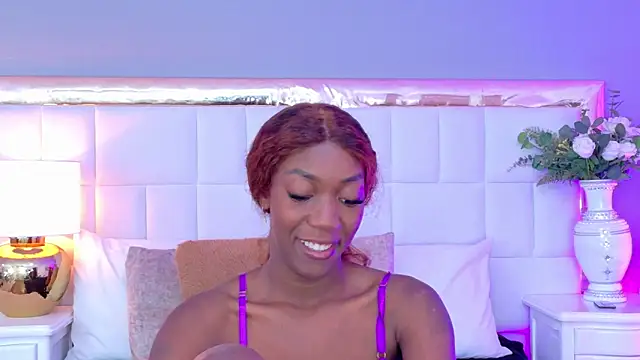 MadeleineHocker online show from 11/08/25, 11:54