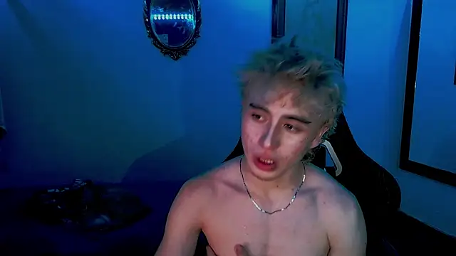 Snapshot of DanteObscuro chatting on 11/17/25, 04:18 DanteObscuro online show from 11/17/25, 04:18