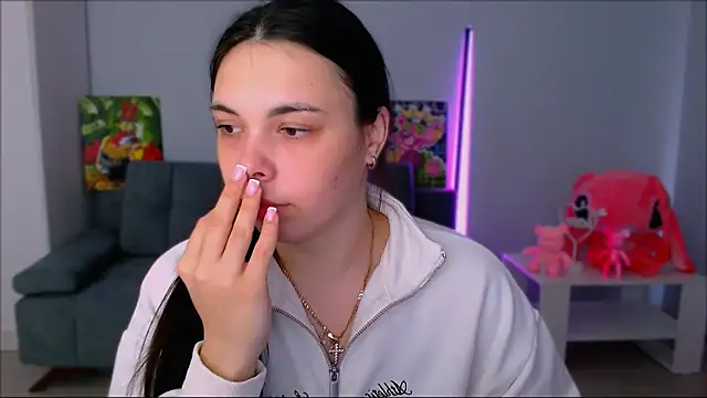 Snapshot of queenofthesense_ chatting on 11/08/25, 09:09 queenofthesense online show from 11/08/25, 09:09