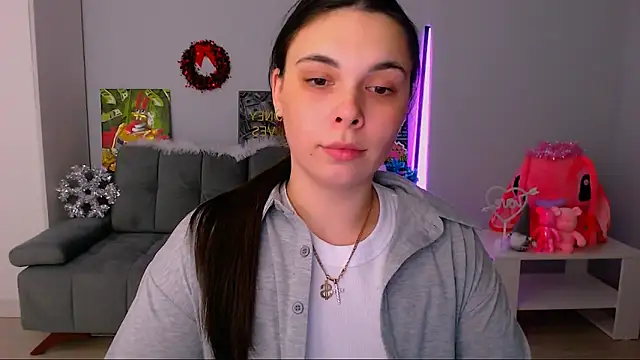 Snapshot of queenofthesense_ chatting on 11/18/25, 02:43 queenofthesense online show from 11/18/25, 02:43