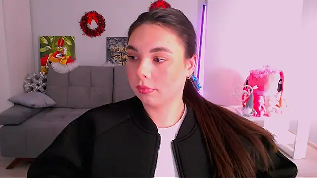 Snapshot of queenofthesense_ chatting on 12/16/25, 10:42 queenofthesense online show from 12/16/25, 10:42