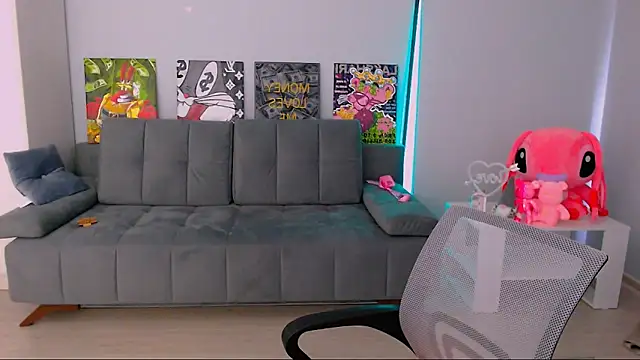 Snapshot of queenofthesense_ chatting on 02/17/26, 08:11 queenofthesense online show from 02/17/26, 08:11