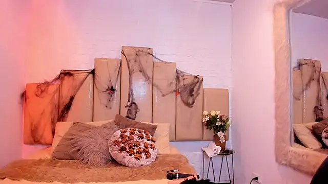 Snapshot of salem_rose chatting on 10/27/25, 07:40 salem rose online show from 10/27/25, 07:40