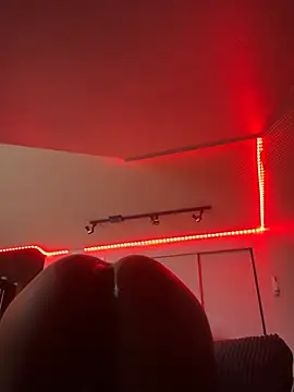 Snapshot of Mercedeszzz chatting on 02/20/26, 10:54 Mercedeszzz online show from 02/20/26, 10:54