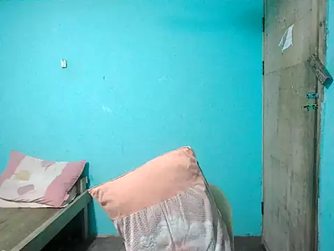 Snapshot of exoticpinay_dolly chatting on 06/06/26, 12:21 exoticpinay dolly online show from 06/06/26, 12:21