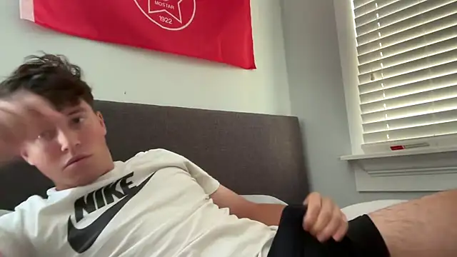 Snapshot of isiah_xx chatting on 10/22/25, 03:56 isiah xx online show from 10/22/25, 03:56