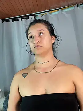 EVAH LEE  online show from 02/14/26, 02:41