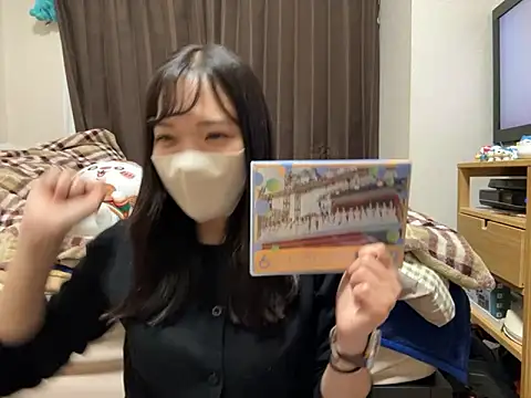 yuu-chan  online show from 11/30/25, 08:07