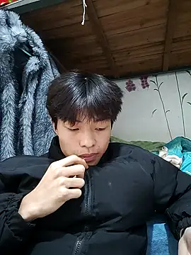 Snapshot of junjun1189 chatting on 11/18/25, 03:45 junjun1189 online show from 11/18/25, 03:45