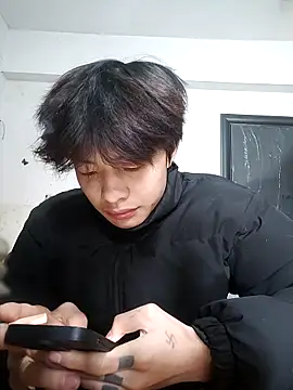 Snapshot of junjun1189 chatting on 12/23/25, 03:04 junjun1189 online show from 12/23/25, 03:04