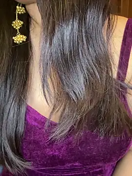 annanya01 online show from 04/16/26, 07:31