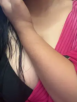annanya01 online show from 06/18/26, 12:42