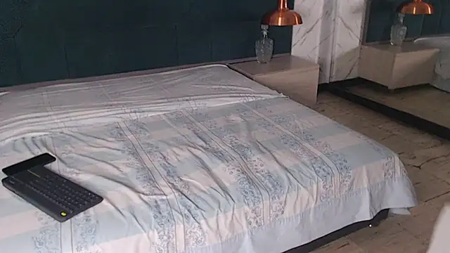 shule7 online show from 11/10/25, 01:10