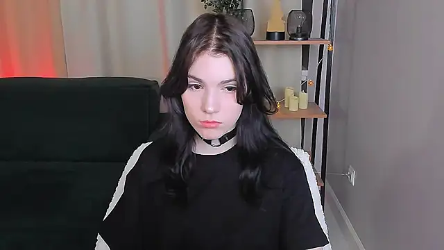 Snapshot of Sophie_SkyAngel chatting on 09/17/25, 09:16 Sophie SkyAngel online show from 09/17/25, 09:16