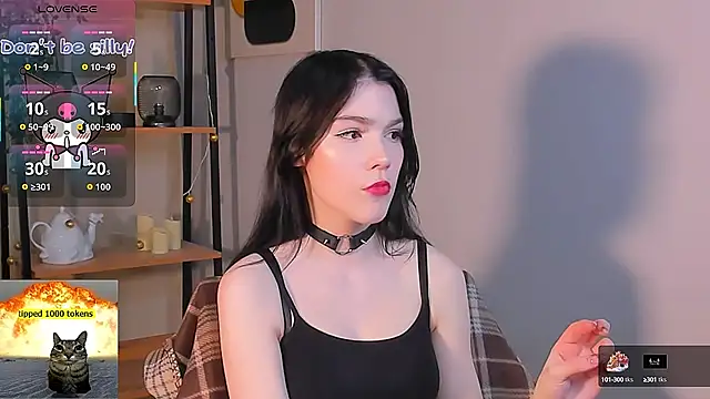 Snapshot of Sophie_SkyAngel chatting on 10/07/25, 01:41 Sophie SkyAngel online show from 10/07/25, 01:41