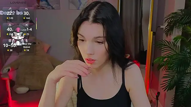 Snapshot of Sophie_SkyAngel chatting on 10/13/25, 01:44 Sophie SkyAngel online show from 10/13/25, 01:44