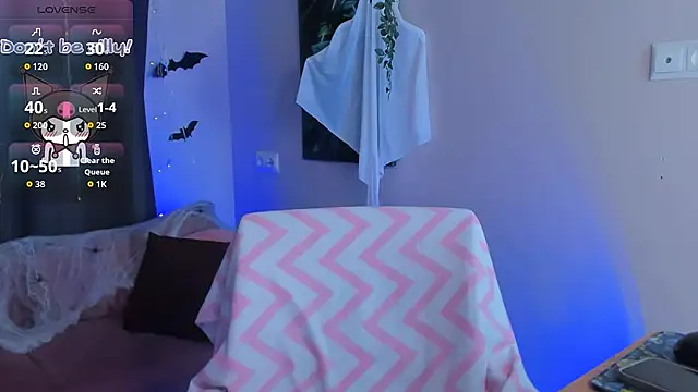 Snapshot of Sophie_SkyAngel chatting on 10/24/25, 09:00 Sophie SkyAngel online show from 10/24/25, 09:00