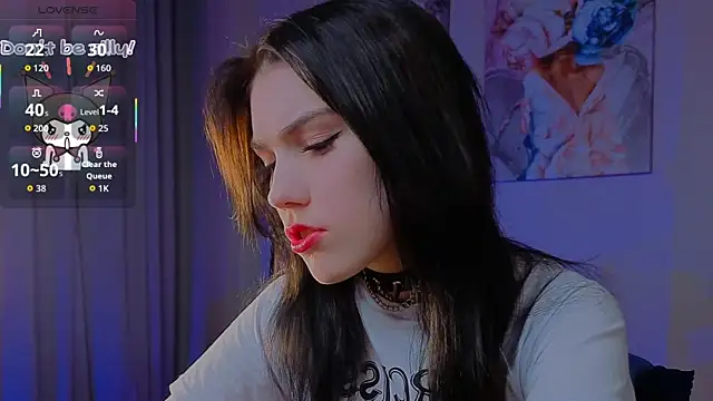 Snapshot of Sophie_SkyAngel chatting on 11/14/25, 08:40 Sophie SkyAngel online show from 11/14/25, 08:40