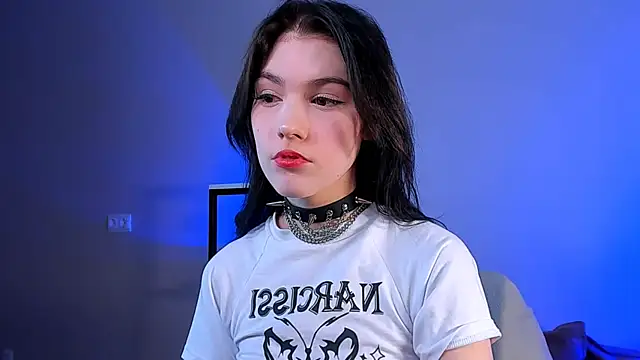 Snapshot of Sophie_SkyAngel chatting on 11/29/25, 05:10 Sophie SkyAngel online show from 11/29/25, 05:10