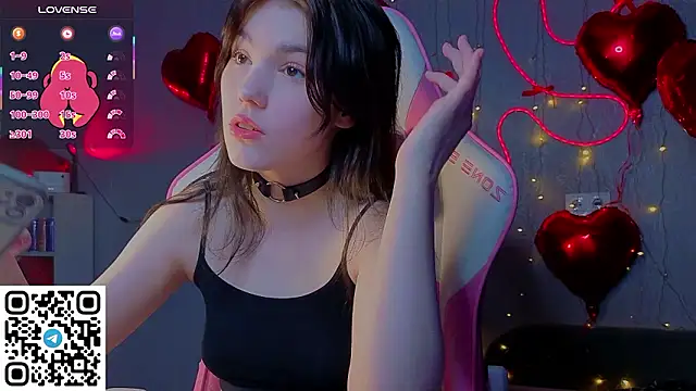 Snapshot of Sophie_SkyAngel chatting on 02/12/26, 04:29 Sophie SkyAngel online show from 02/12/26, 04:29