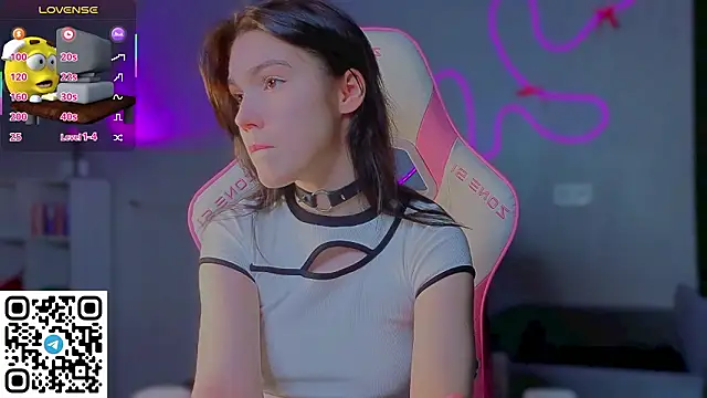 Snapshot of Sophie_SkyAngel chatting on 02/24/26, 06:28 Sophie SkyAngel online show from 02/24/26, 06:28