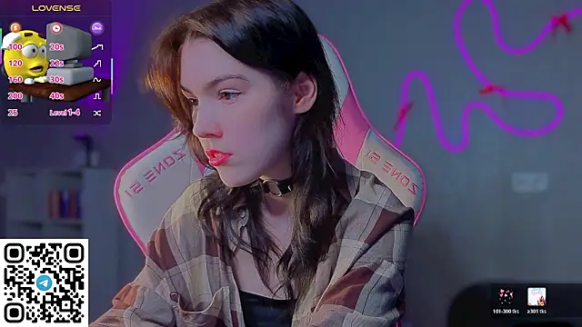 Snapshot of Sophie_SkyAngel chatting on 03/01/26, 09:28 Sophie SkyAngel online show from 03/01/26, 09:28