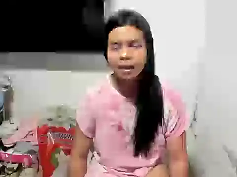 Snapshot of SEXBOMB_GRACE chatting on 07/03/26, 12:33 SEXBOMB GRACE online show from 07/03/26, 12:33