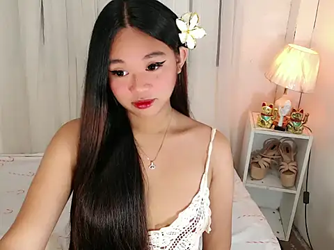 Snapshot of Malia_cummer chatting on 07/06/26, 11:07 Malia cummer online show from 07/06/26, 11:07
