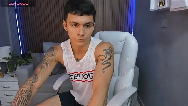 Leo santoro online show from 11/08/25, 03:23