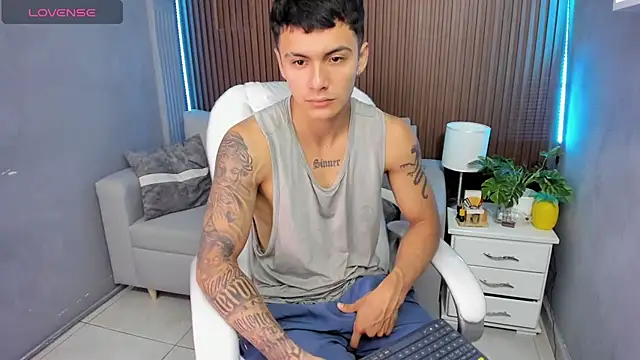 Leo santoro online show from 11/27/25, 01:13