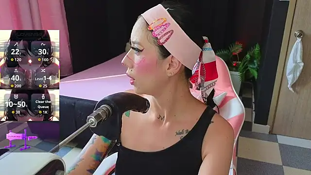 ValentinaBianchi online show from 10/19/25, 07:58