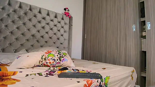 Snapshot of dreamsussi chatting on 10/28/25, 10:23 dreamsussi online show from 10/28/25, 10:23