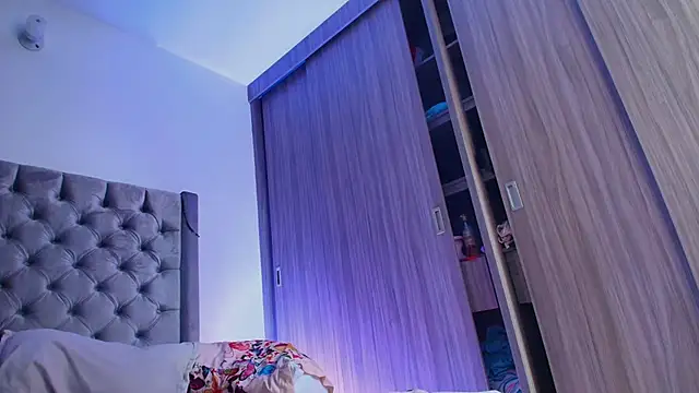 Snapshot of dreamsussi chatting on 11/03/25, 07:59 dreamsussi online show from 11/03/25, 07:59