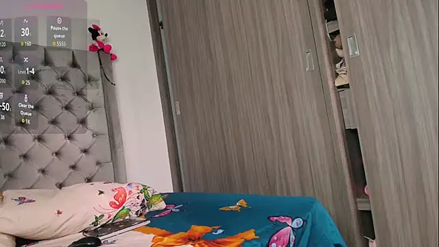 Snapshot of dreamsussi chatting on 11/10/25, 09:03 dreamsussi online show from 11/10/25, 09:03