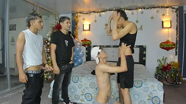 Snapshot of Bisexlifehot__ chatting on 12/15/25, 11:20 Bisexlifehot online show from 12/15/25, 11:20