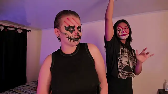 Snapshot of CrazyCakes_ chatting on 10/31/25, 06:58 CrazyCakes online show from 10/31/25, 06:58