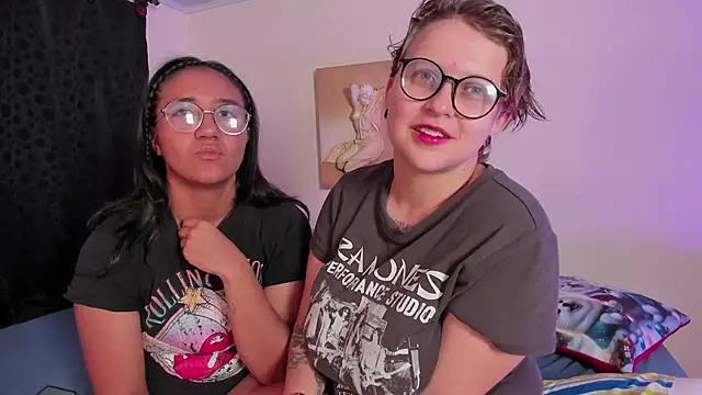 Snapshot of CrazyCakes_ chatting on 11/29/25, 04:59 CrazyCakes online show from 11/29/25, 04:59