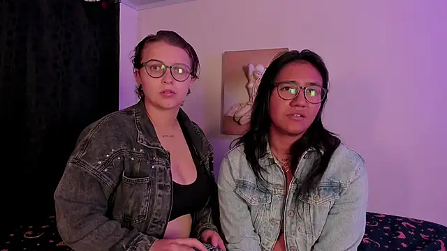 Snapshot of CrazyCakes_ chatting on 12/16/25, 03:44 CrazyCakes online show from 12/16/25, 03:44