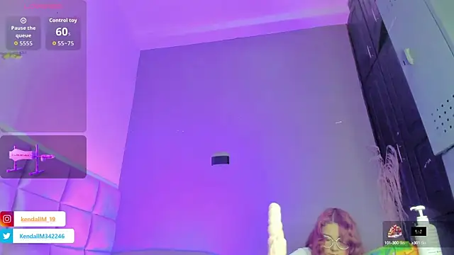 Snapshot of _Kendall_19 chatting on 09/17/25, 07:59 Kendall 19 online show from 09/17/25, 07:59