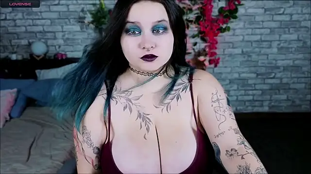 Mira Fyre online show from 10/07/25, 08:28