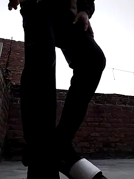 ursdreamperson online show from 11/22/25, 03:16