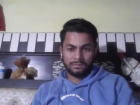 ursdreamperson online show from 12/15/25, 04:00