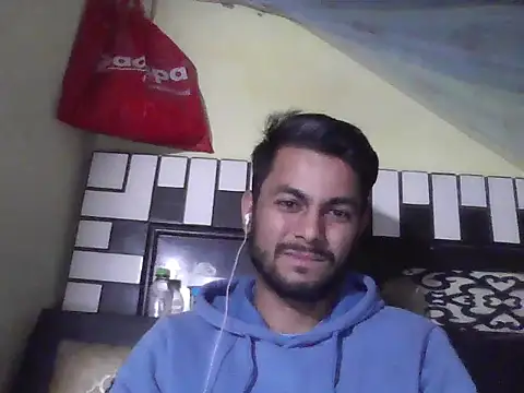 ursdreamperson online show from 12/18/25, 04:29