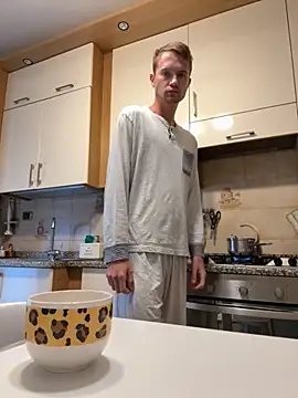 Italy sex boy online show from 09/27/25, 11:37