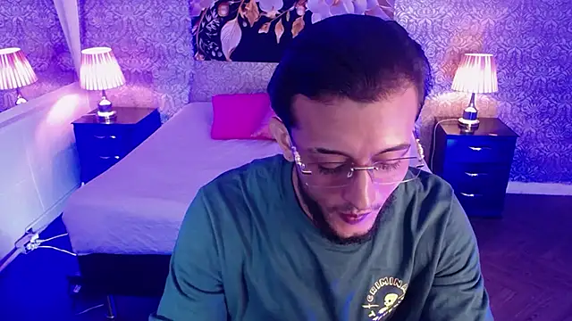 Snapshot of jonas_conor chatting on 11/10/25, 07:57 jonas conor online show from 11/10/25, 07:57