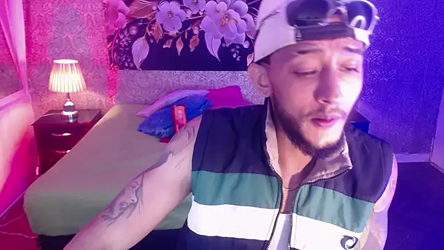 Snapshot of jonas_conor chatting on 11/25/25, 07:47 jonas conor online show from 11/25/25, 07:47