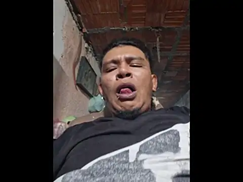 Snapshot of jordison420 chatting on 10/29/25, 02:14 jordison420 online show from 10/29/25, 02:14