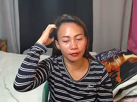 joanpetite online show from 12/18/25, 08:04